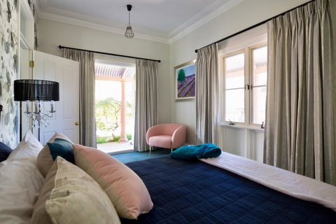 Chanticleer Gardens Barn Cottage With A Pool - Accommodation Sunshine Coast 36