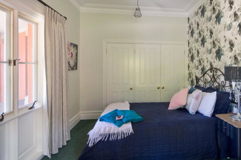 Chanticleer Gardens Barn Cottage With A Pool - Accommodation Sunshine Coast 40