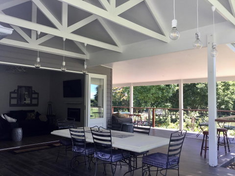 Chanticleer Gardens Barn Cottage With A Pool - Accommodation Sunshine Coast 11