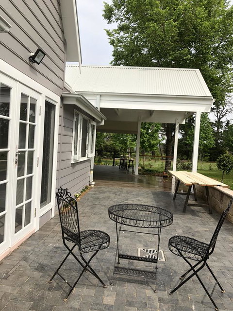 Chanticleer Gardens Barn Cottage With A Pool - Accommodation Sunshine Coast 25