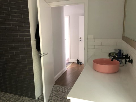Chanticleer Gardens Barn Cottage With A Pool - Accommodation Sunshine Coast 34