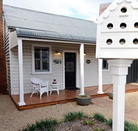 Thelma's Temora - Accommodation Sunshine Coast