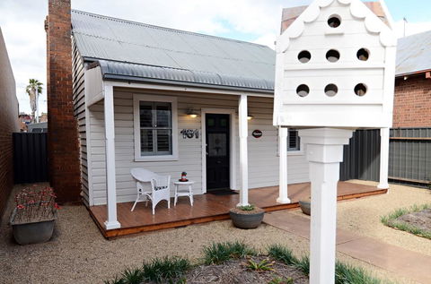Thelma's Temora - Accommodation Sunshine Coast 0