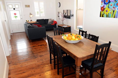 Thelma's Temora - Accommodation Sunshine Coast 7