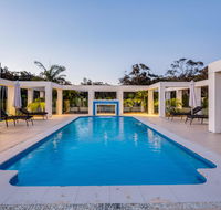One Mile Mansion - Private Coastal Retreat FREE FAMILY ADVENTURE PASS - Accommodation Sunshine Coast
