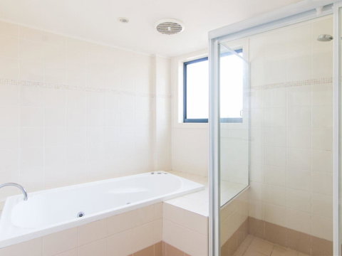 Millennium 102 With Pool In Complex - Accommodation Sunshine Coast 4