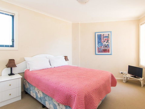 Millennium 102 With Pool In Complex - Accommodation Sunshine Coast 1