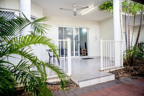 Nightcliff Foreshore Getaway - McKay Gardens - Accommodation Sunshine Coast 5