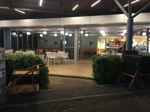 Nightcliff Foreshore Getaway - McKay Gardens - Accommodation Sunshine Coast 21