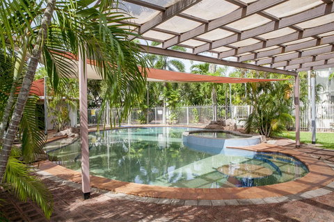 Nightcliff Foreshore Getaway - McKay Gardens - Accommodation Sunshine Coast 1