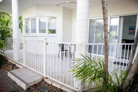 Nightcliff Foreshore Getaway - McKay Gardens - Accommodation Sunshine Coast 4
