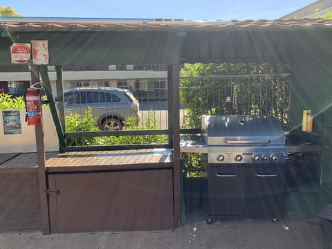 Pine Tree Motel - Accommodation Sunshine Coast 4
