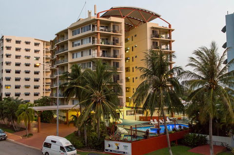 Cullen Bay Resorts - Accommodation Sunshine Coast 0