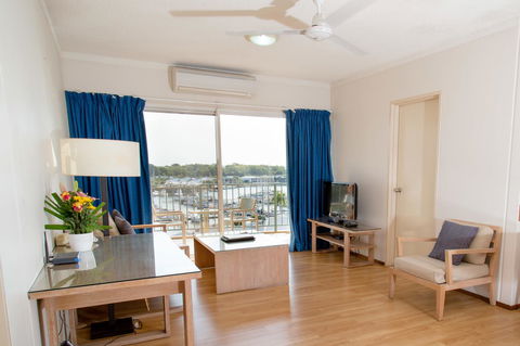 Cullen Bay Resorts - Accommodation Sunshine Coast 2