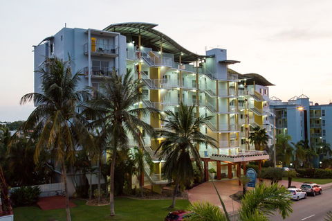 Cullen Bay Resorts - Accommodation Sunshine Coast 11