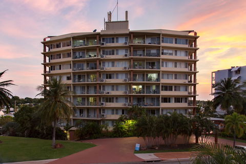 Cullen Bay Resorts - Accommodation Sunshine Coast 12
