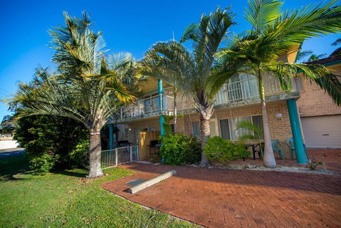 Beaches Serviced Apartments - Accommodation Sunshine Coast 1