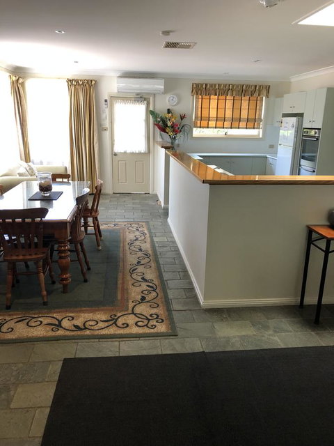 Beaches Serviced Apartments - Accommodation Sunshine Coast 5