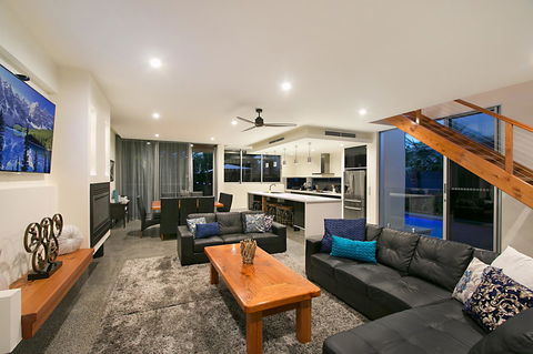 Salt Village Retreat - Accommodation Sunshine Coast 2