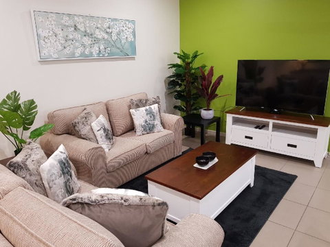 Darwin-Ocean Views, Tropical Getaway, Pool & Aircon - Accommodation Sunshine Coast 3