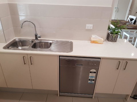 Darwin-Ocean Views, Tropical Getaway, Pool & Aircon - Accommodation Sunshine Coast 12