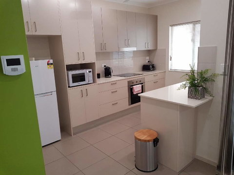 Darwin-Ocean Views, Tropical Getaway, Pool & Aircon - Accommodation Sunshine Coast 8