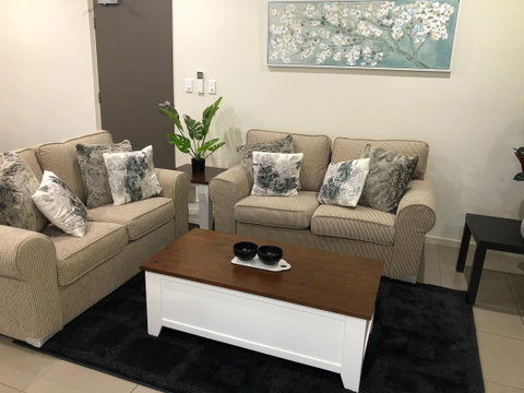 Darwin-Ocean Views, Tropical Getaway, Pool & Aircon - Accommodation Sunshine Coast 5
