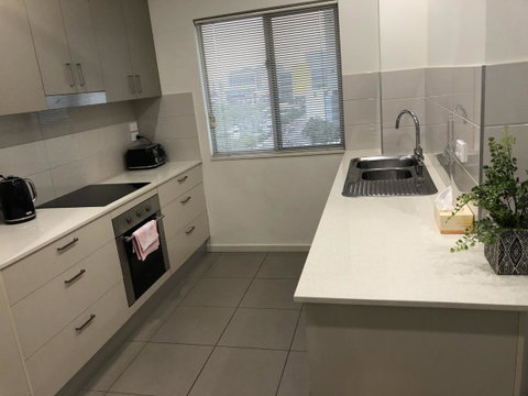 Darwin-Ocean Views, Tropical Getaway, Pool & Aircon - Accommodation Sunshine Coast 10