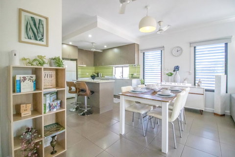 ZEN QUEST - The NOMADS PAD Near Nightcliff Markets & Sunset Foreshore - Accommodation Sunshine Coast 12