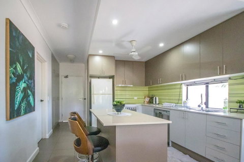 ZEN QUEST - The NOMADS PAD Near Nightcliff Markets & Sunset Foreshore - Accommodation Sunshine Coast 27