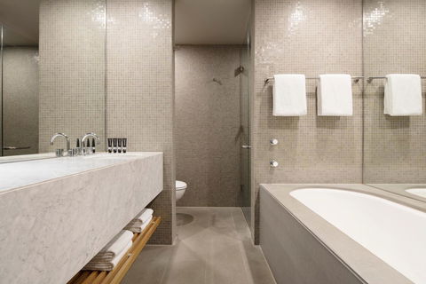 Hotel Realm - Accommodation Sunshine Coast 14