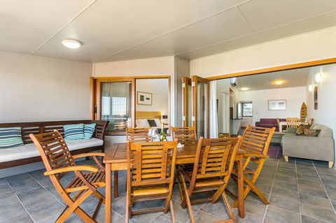 Lennox Holiday Apartments - Accommodation Sunshine Coast 33