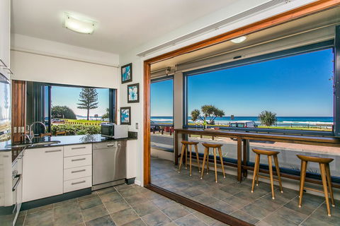 Lennox Holiday Apartments - Accommodation Sunshine Coast 13