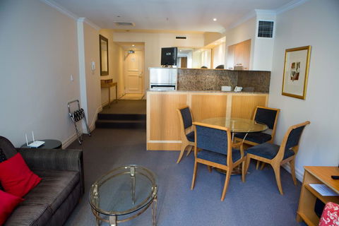 Bond 215 - Accommodation Sunshine Coast 2
