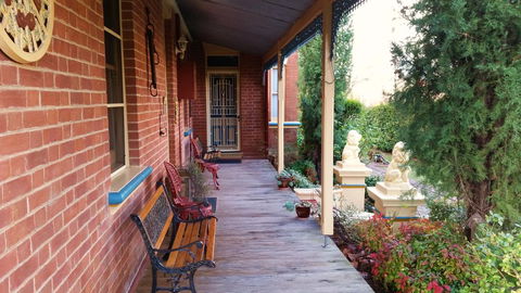 Boutique Motel Sefton House - Accommodation Sunshine Coast 2