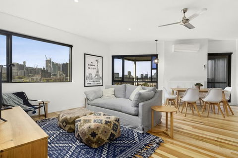 Boutique Stays - Highviews - Accommodation Sunshine Coast 0