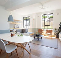 Boutique Sunlit Studio with Designer Furnishings - Accommodation Sunshine Coast