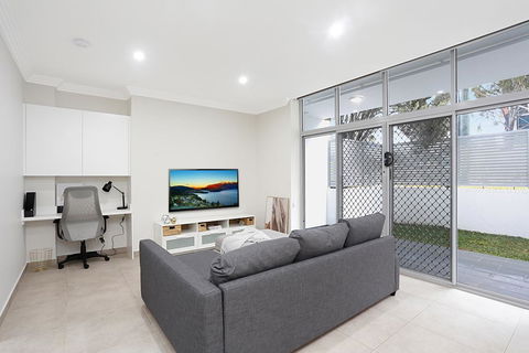 Brand New 2 Bedroom Apartment For 7 People - Accommodation Sunshine Coast 0