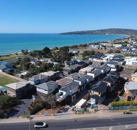Brand new Peninsula Escape 100m to water - Accommodation Sunshine Coast
