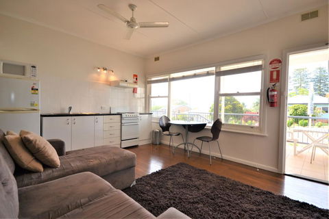 Breakers 2 2 Hill Street - Accommodation Sunshine Coast 2
