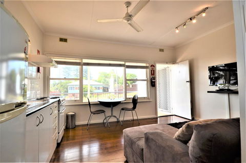 Breakers 2 2 Hill Street - Accommodation Sunshine Coast 3