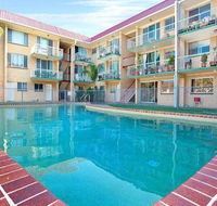 Bribie Beach King bed Unit overlooking pool - Accommodation Sunshine Coast