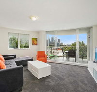 Bridge and Sails - Views of the Bridge and Opera House from this Executive 2BR Apartment in Darlinghurst - Accommodation Sunshine Coast
