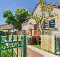 Bright 3-bedroom apartment - Central Armidale - Accommodation Sunshine Coast