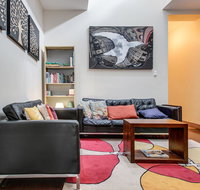Bright and airy home tucked away in funky Newtown - Accommodation Sunshine Coast