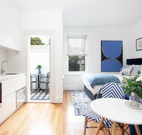 Bright and Beautiful Studio in Quiet Neighbourhood - Accommodation Sunshine Coast
