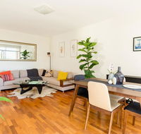 Bright and spacious apartment near Bronte beach - Accommodation Sunshine Coast