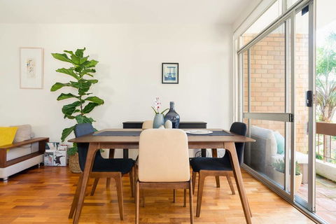 Bright And Spacious Apartment Near Bronte Beach - Accommodation Sunshine Coast 3