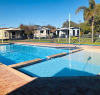 Broadwater Beach Cottage with WiFi - Accommodation Sunshine Coast
