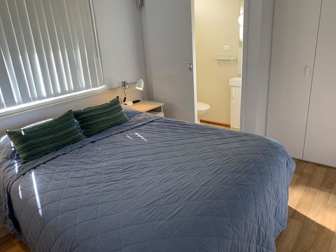 Broadwater Beach Cottage With WiFi - Accommodation Sunshine Coast 2